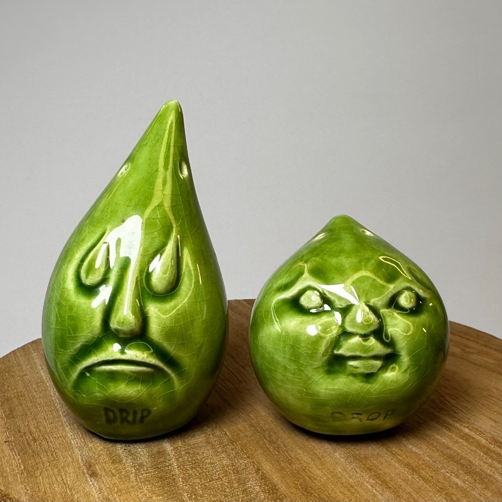 Vintage Green Ceramic Drip & Drop Salt and Pepper Shakers – Whimsical design